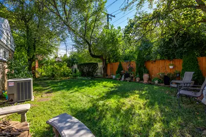 6542 N Kenneth Avenue, Lincolnwood, IL 60712 - Photo 27