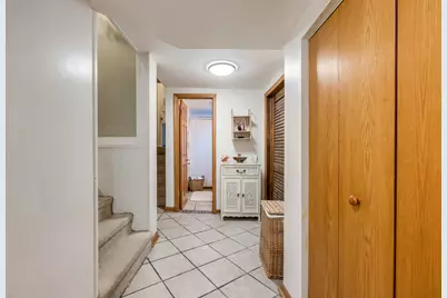 6542 N Kenneth Avenue, Lincolnwood, IL 60712 - Photo 21