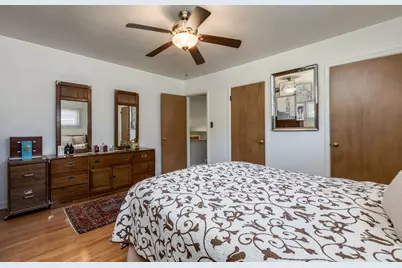 6542 N Kenneth Avenue, Lincolnwood, IL 60712 - Photo 13