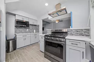 6404 S Lockwood Ave, Chicago, IL 60638 - Photo 3