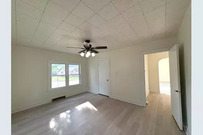 1249 Creve Coeur Street, Lasalle, IL 61301 - Photo 17