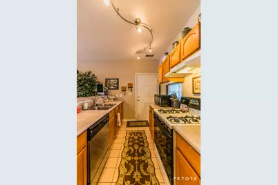 1225 N Orleans Street #502, Chicago, IL 60610 - Photo 9