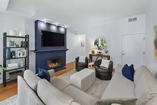 317 W Webster Ave, Chicago, IL 60614 - Photo 5