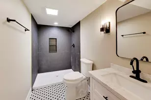 10720 S Indiana Ave, Chicago, IL 60628 - Photo 29