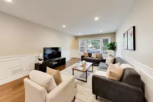 10720 S Indiana Ave, Chicago, IL 60628 - Photo 7