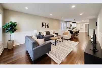 10720 S Indiana Avenue, Chicago, IL 60628 - Photo 5