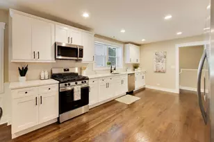 10720 S Indiana Ave, Chicago, IL 60628 - Photo 11