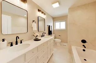 10720 S Indiana Ave, Chicago, IL 60628 - Photo 17