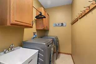 1800 Tallmeadow Dr, Dekalb, IL 60115 - Photo 13