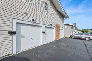 7932 164th Ct, Tinley Park, IL 60477 - Photo 3