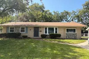 616 Grace Ln, Schaumburg, IL 60193 - Photo 1