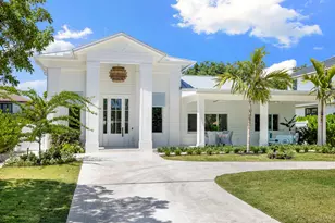 757 Broad Ct S, Naples, FL 34102 - Photo 5