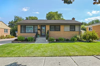 421 Vassar Lane, Des Plaines, IL 60016 - Photo 1