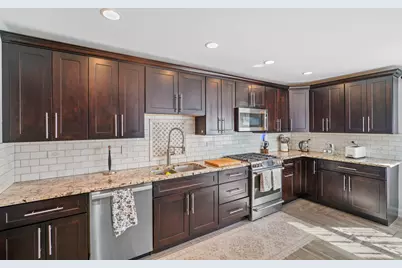 421 Vassar Lane, Des Plaines, IL 60016 - Photo 5