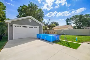 421 Vassar Ln, Des Plaines, IL 60016 - Photo 29