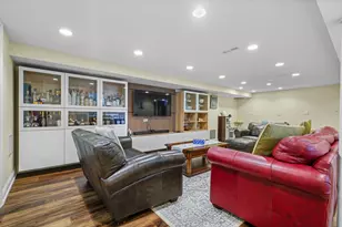421 Vassar Ln, Des Plaines, IL 60016 - Photo 19