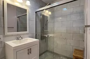 2400 W Balmoral Ave, Chicago, IL 60625 - Photo 15