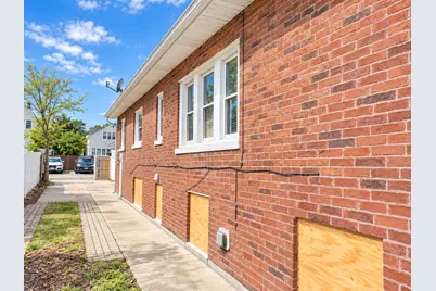 1110 N 16th Avenue, Melrose Park, IL 60160 - Photo 3