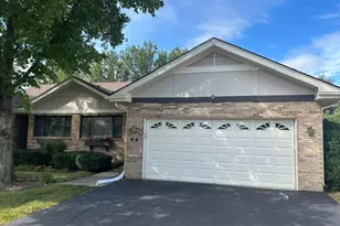 127 Villa Way, Bloomingdale, IL 60108 - Photo 1