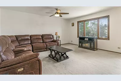 119 Garland Court, Glendale Heights, IL 60139 - Photo 3