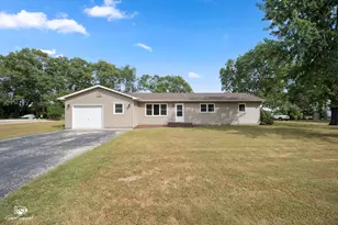 1871 S Oaklawn Dr, Saint Anne, IL 60964 - Photo 3