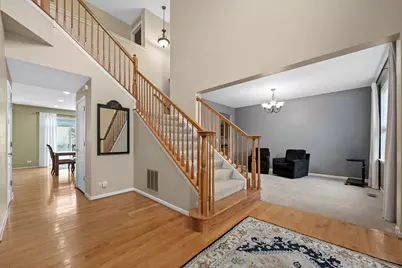 718 Versailles Parkway, Oswego, IL 60543 - Photo 5
