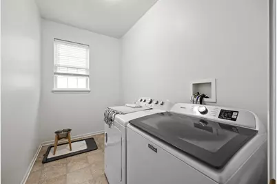 718 Versailles Parkway, Oswego, IL 60543 - Photo 17