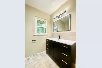 125 E Kimball Avenue, Woodstock, IL 60098 - Photo 9
