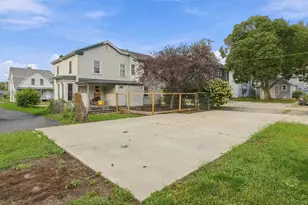 505 E 4th St, Sterling, IL 61081 - Photo 3