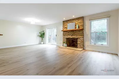 10 Newcastle Lane, Lincolnshire, IL 60069 - Photo 5