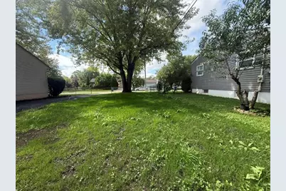 1945 Creek Road, Waukegan, IL 60087 - Photo 15