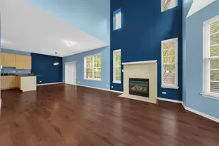 384 W Pointe Dr, Vernon Hills, IL 60061 - Photo 5