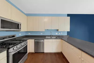 384 W Pointe Drive, Vernon Hills, IL 60061 - Photo 13
