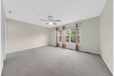 384 W Pointe Drive, Vernon Hills, IL 60061 - Photo 23