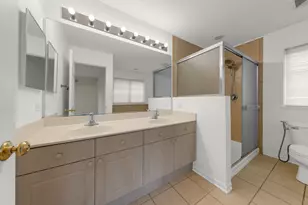 384 W Pointe Dr, Vernon Hills, IL 60061 - Photo 27