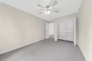 384 W Pointe Dr, Vernon Hills, IL 60061 - Photo 19