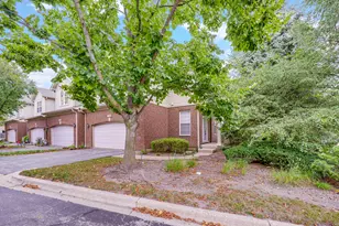384 W Pointe Dr, Vernon Hills, IL 60061 - Photo 3