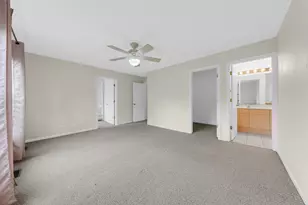 384 W Pointe Dr, Vernon Hills, IL 60061 - Photo 25
