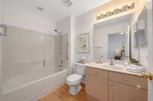 384 W Pointe Dr, Vernon Hills, IL 60061 - Photo 31