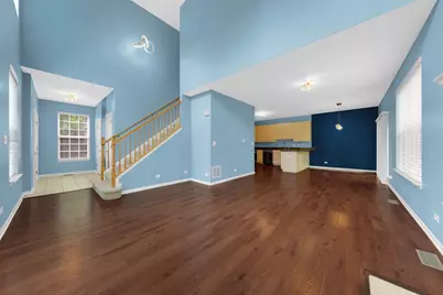 384 W Pointe Drive, Vernon Hills, IL 60061 - Photo 7