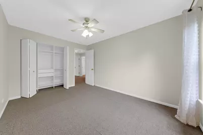 384 W Pointe Drive, Vernon Hills, IL 60061 - Photo 17
