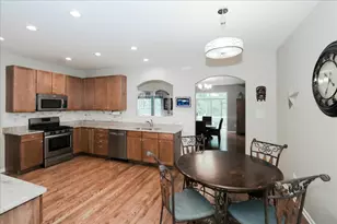 371 Hickory Ln, South Elgin, IL 60177 - Photo 9