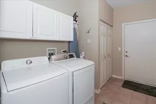 371 Hickory Ln, South Elgin, IL 60177 - Photo 35