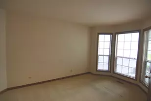 277 Oak Bluff Ct, Wauconda, IL 60084 - Photo 5