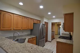 277 Oak Bluff Ct, Wauconda, IL 60084 - Photo 3