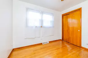 6023 S Parkside Ave, Chicago, IL 60638 - Photo 9