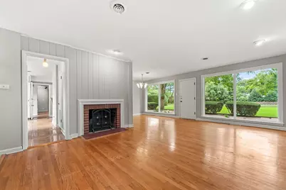 311 N Mac Arthur Boulevard, Mount Prospect, IL 60056 - Photo 7