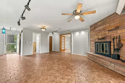 311 N Mac Arthur Boulevard, Mount Prospect, IL 60056 - Photo 21