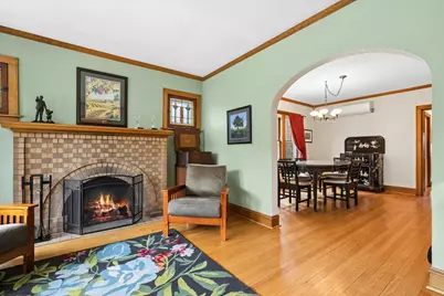 5424 W Waveland Avenue, Chicago, IL 60641 - Photo 7