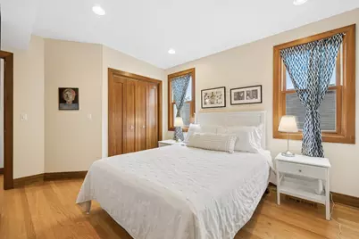 5424 W Waveland Avenue, Chicago, IL 60641 - Photo 23